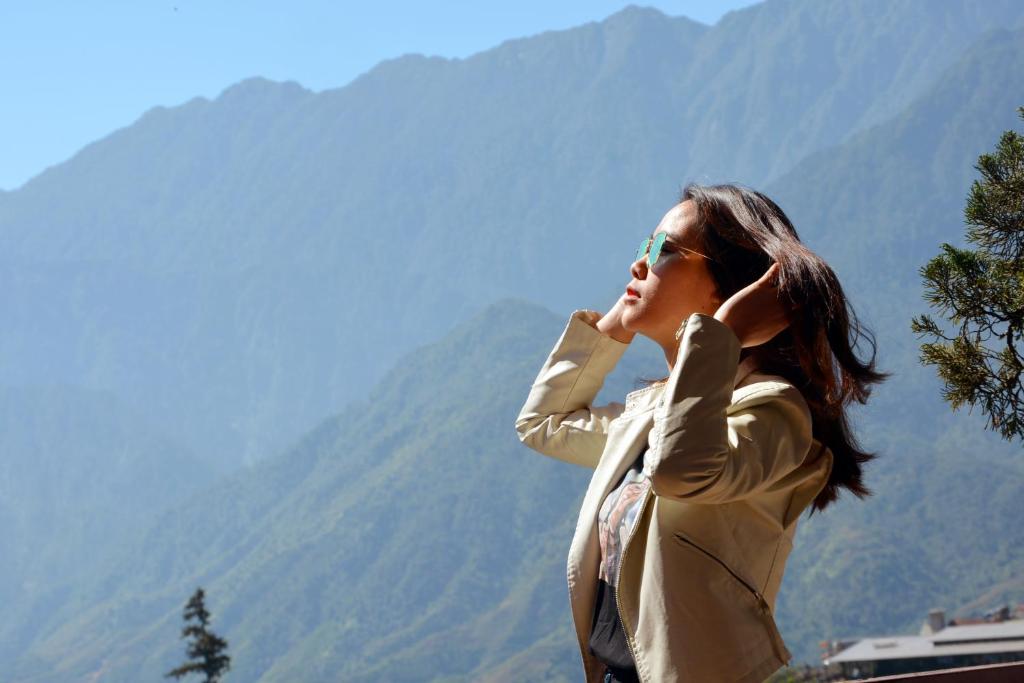 khách sạn ở sapa tha hồ ngắm núi rừng. Thả lòng cùng thiên nhiên.