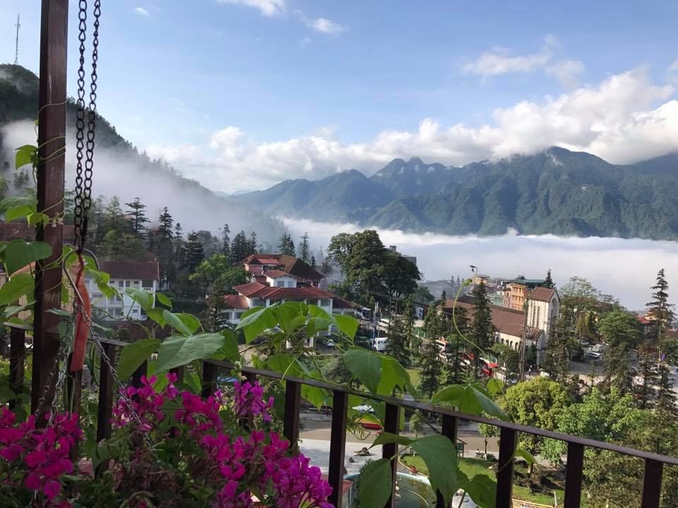 Ngày Nắng đẹp ngắm biển mây từ khách sạn Panorama hotel sapa.