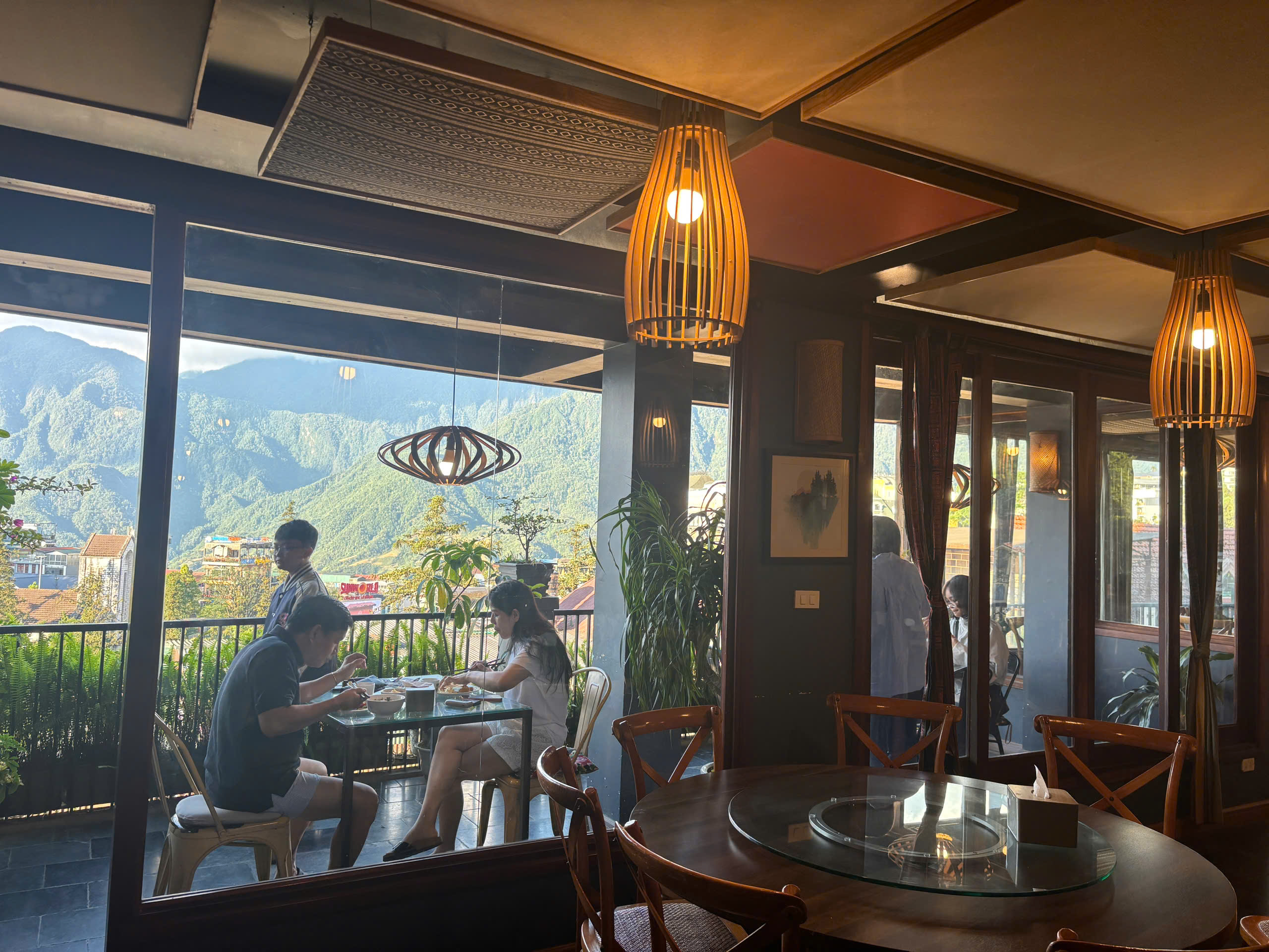 Khách sạn Sapa gần quán cà phê view đẹp