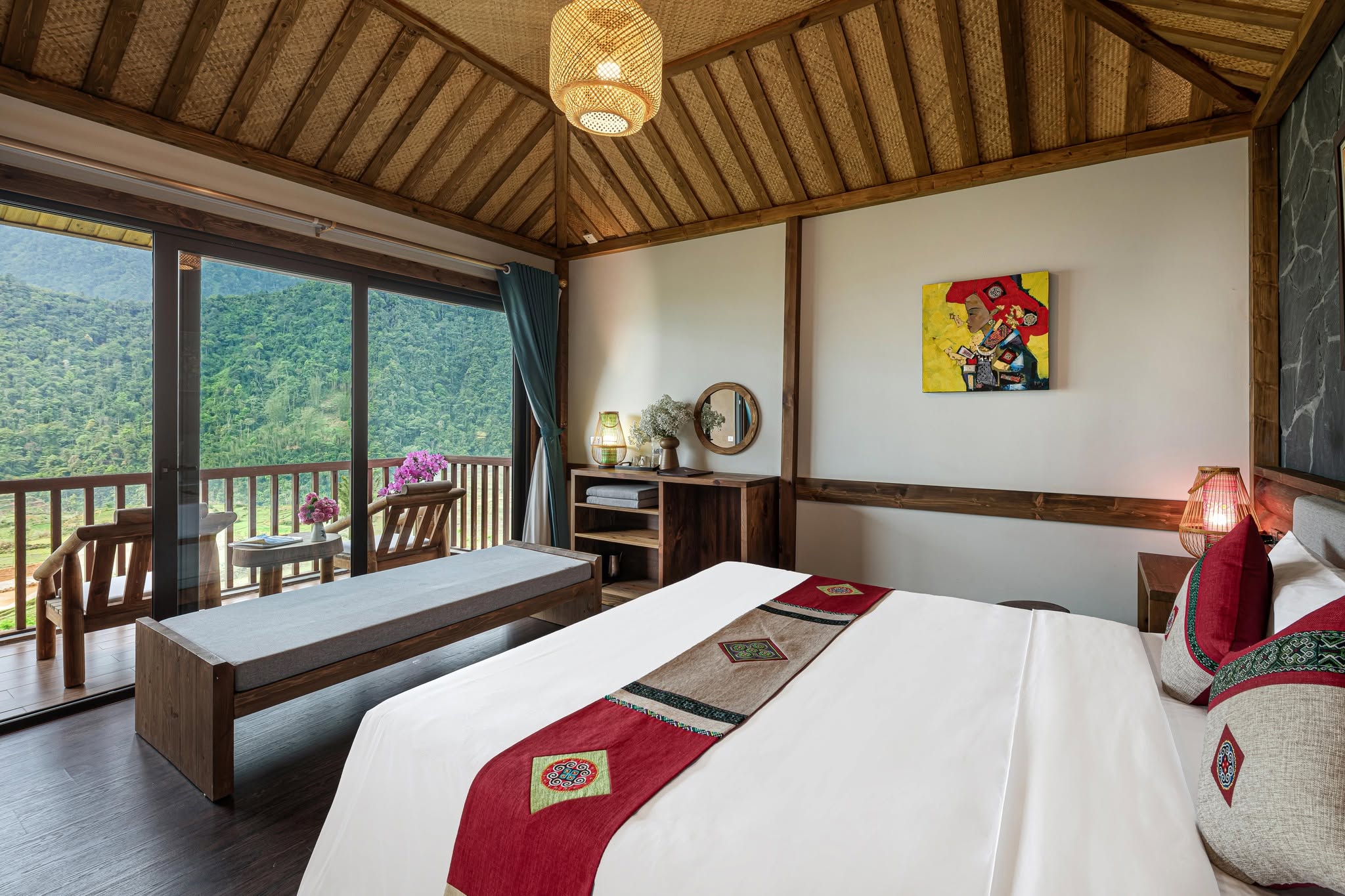 Khách sạn Sapa nhận check-in muộn giúp bạn an tâm dù đến nơi vào đêm khuya. Panorama Hotel Sapa